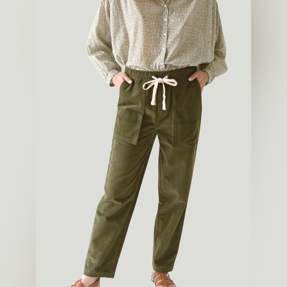 NWT Relaxed fit corduroy olive green pants with drawstring